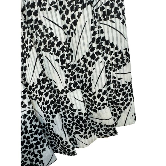 Alfred Dunner Womensl Pleated Skirt Size 18 Black & White Floral - Picture 5 of 9